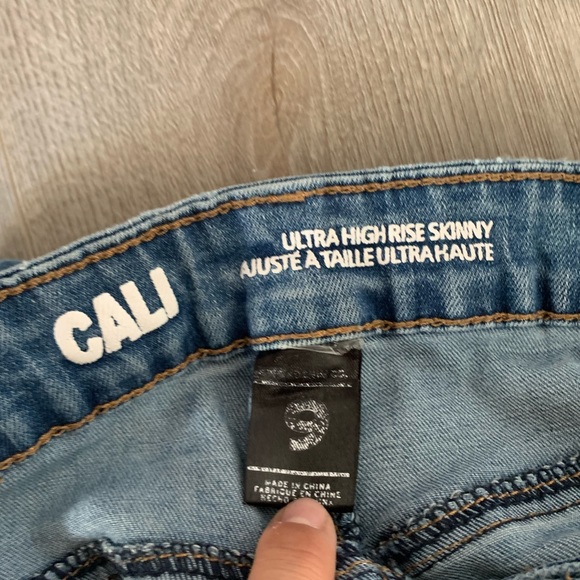 Jeans - Picture 2 of 2